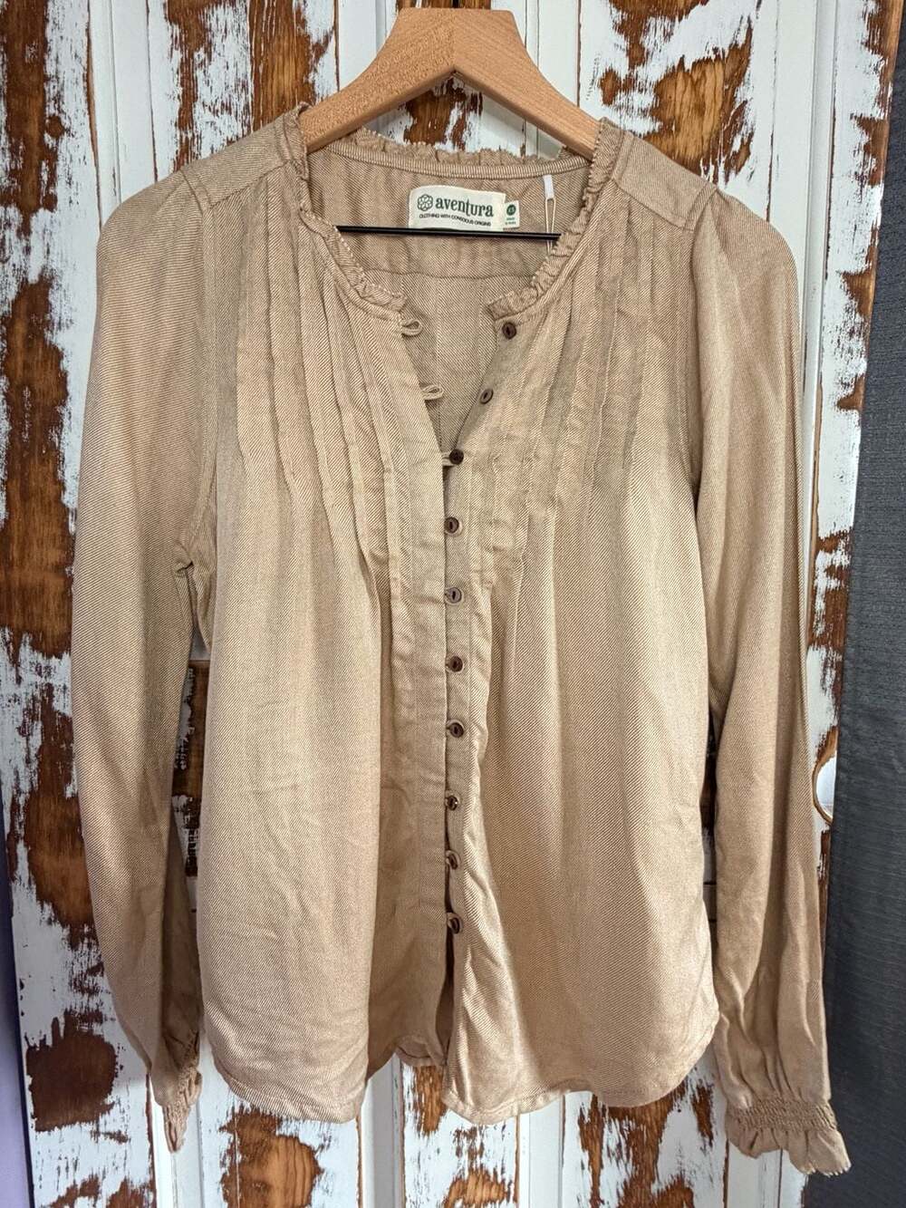 Aventura Long Sleeve Button-Up Top Size XS Tan Oversized Sustainable Fabric NWT